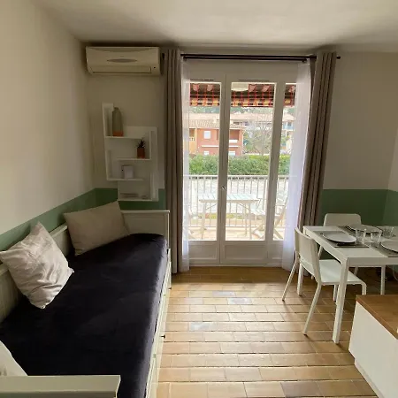 아파트 Studio La Pinede Plage A 150m Clim Place De Parking Privee *