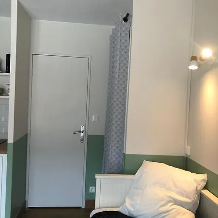 Studio La Pinede Plage A 150m Clim Place De Parking Privee *